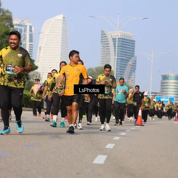 Runner Photo 6920804
