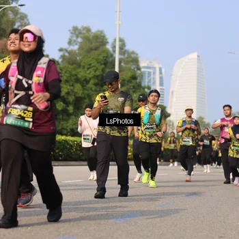 Runner Photo 6920899