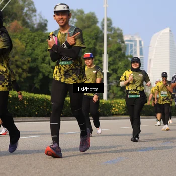 Runner Photo 6921010