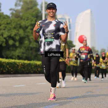 Runner Photo 6921015