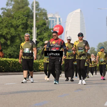 Runner Photo 6921022