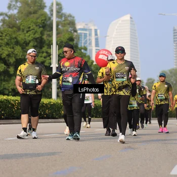 Runner Photo 6921028