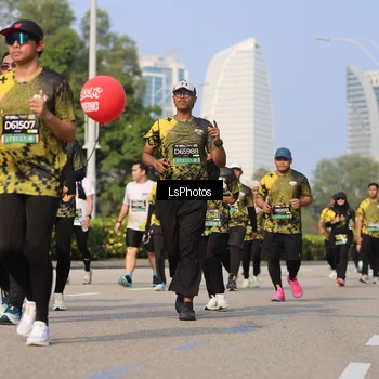 Runner Photo 6921034