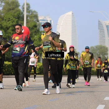 Runner Photo 6921036