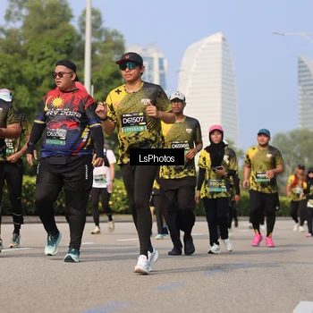 Runner Photo 6921039