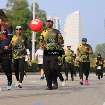 Runner Photo 6921047
