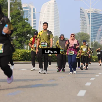 Runner Photo 6921053