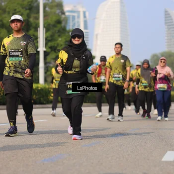 Runner Photo 6921055