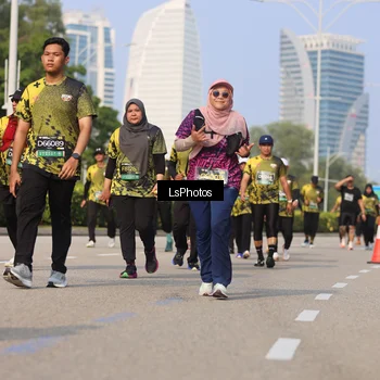 Runner Photo 6921058