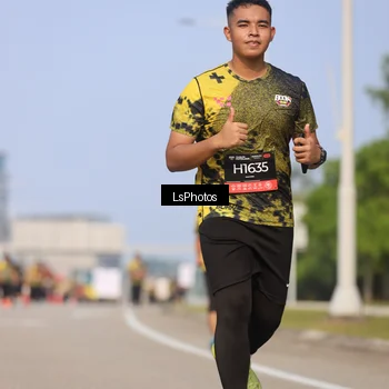 Runner Photo 6921073
