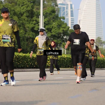 Runner Photo 6921100