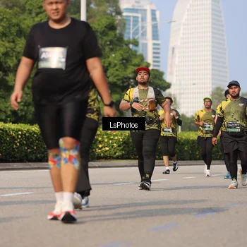 Runner Photo 6921104