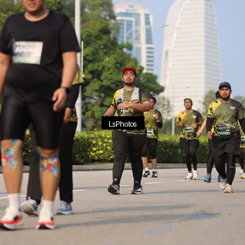 Runner Photo 6921110