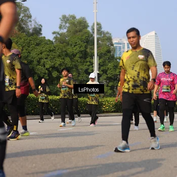 Runner Photo 6921202