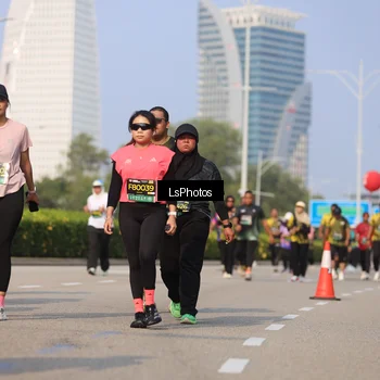 Runner Photo 6921290