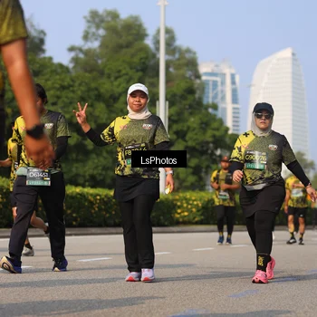Runner Photo 6921409