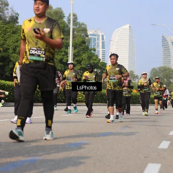 Runner Photo 6921515