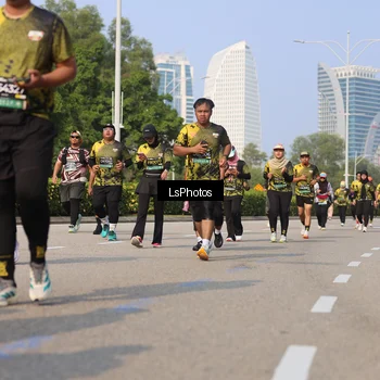 Runner Photo 6921516