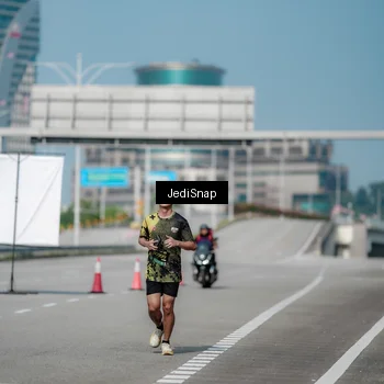 Runner Photo 6921706
