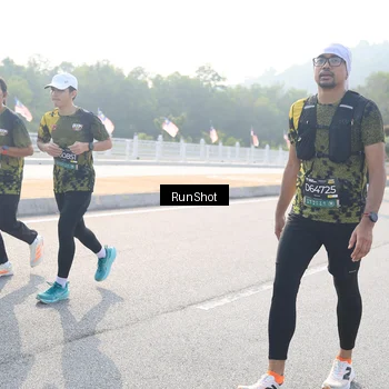 Runner Photo 6921714