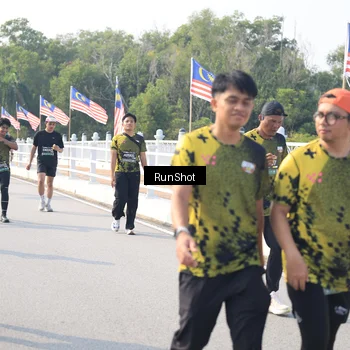 Runner Photo 6921742
