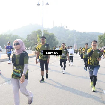 Runner Photo 6921743