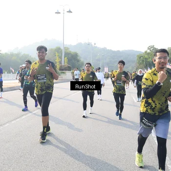 Runner Photo 6921755