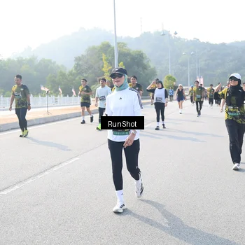 Runner Photo 6921789