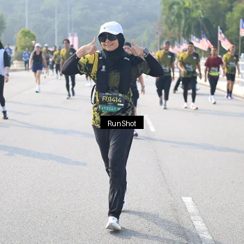 Runner Photo 6921800