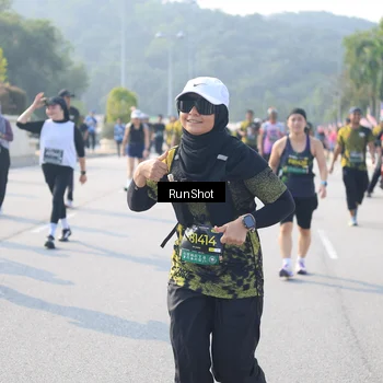 Runner Photo 6921801