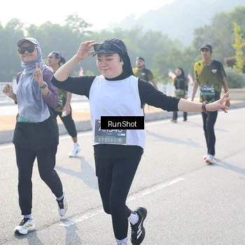 Runner Photo 6921842