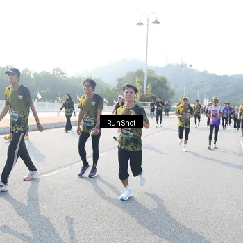 Runner Photo 6921875