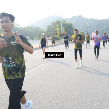 Runner Photo 6921880