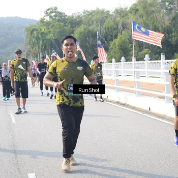 Runner Photo 6921883