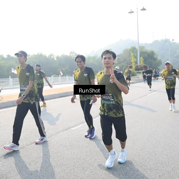 Runner Photo 6921888