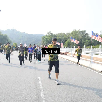 Runner Photo 6921923