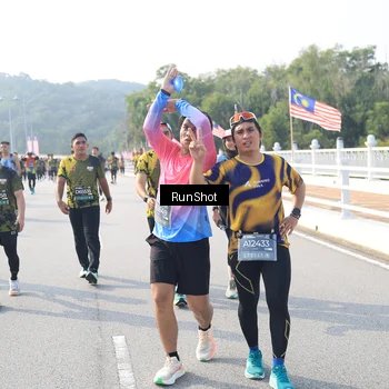 Runner Photo 6922019