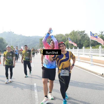 Runner Photo 6922023