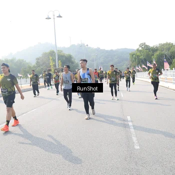 Runner Photo 6922062