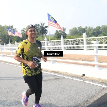 Runner Photo 6922100
