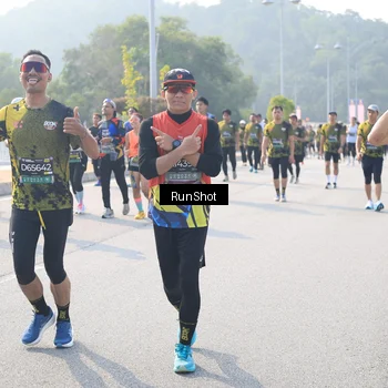 Runner Photo 6922123