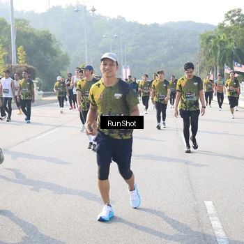 Runner Photo 6922182
