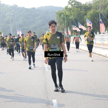 Runner Photo 6922202