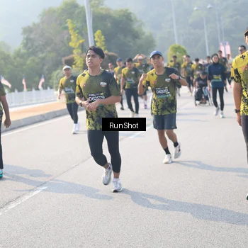 Runner Photo 6922211