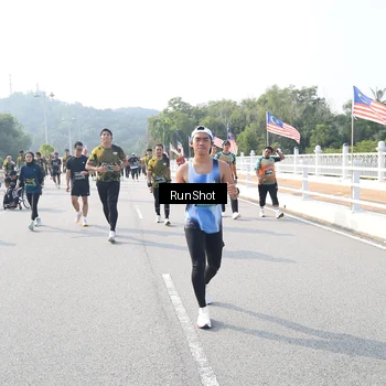 Runner Photo 6922243