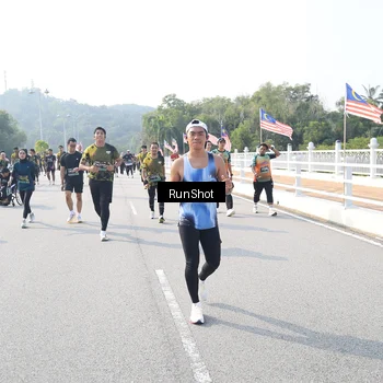 Runner Photo 6922245