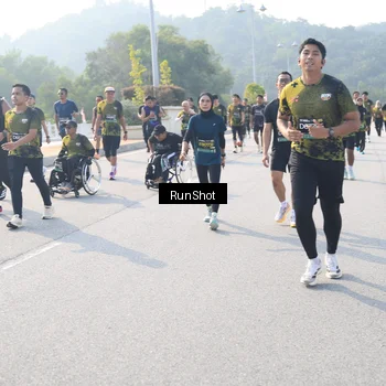 Runner Photo 6922259