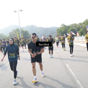 Runner Photo 6922273