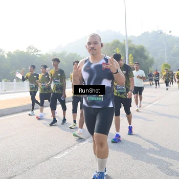 Runner Photo 6922333