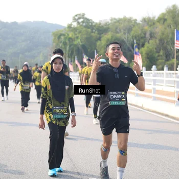 Runner Photo 6922343